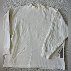Fear of God Essentials Relaxed Crewneck ‘Egg Shell’